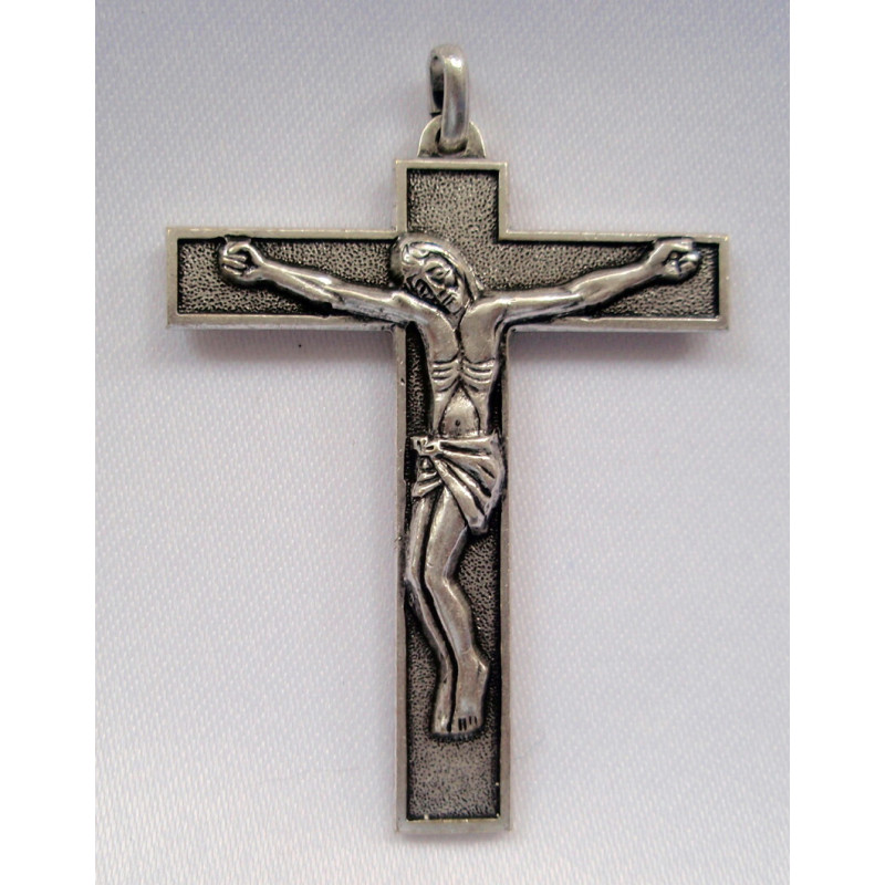 Croix en métal argenté