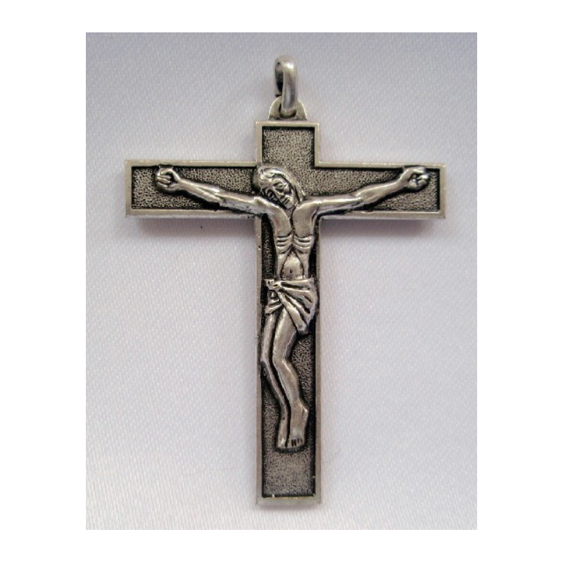 Croix en métal argenté